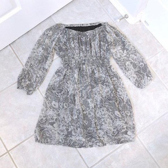 LIKE NEW Korean Elegant Floral Dress Grey - Picture 2 of 6